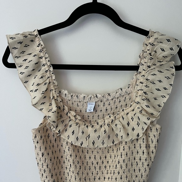 Ladies dress - Picture 3 of 3